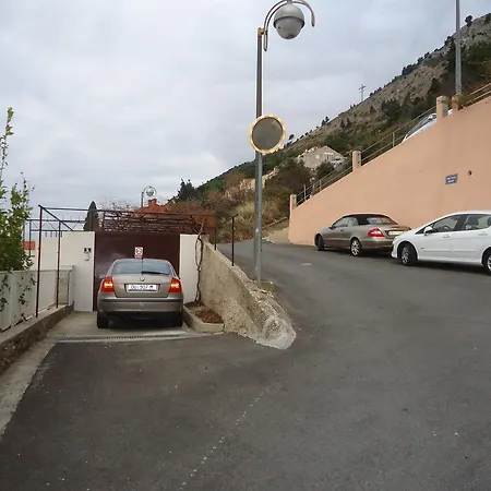 Prime Dubrovnik- Free Parking דירה דוברובניק